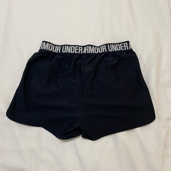 Under Armour Shorts - Picture 2 of 4